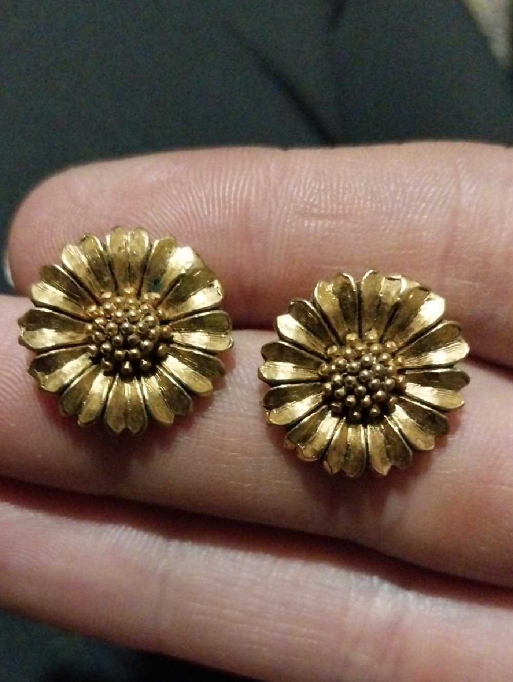 Vtg. Signed EN Gold Plated Floral Stud Earrings - Women Jewelry